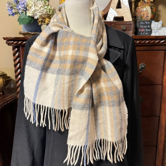 V. FRAAS Accessories - V. FRAAS 100% Cashmere Plaid Scarf